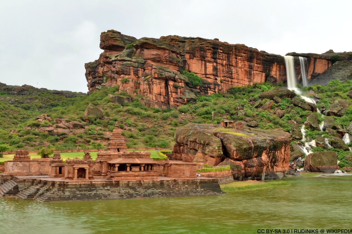 A very popular and scenic site in Badami, esp during the monsoon season. 